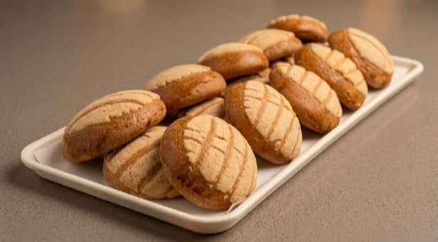 Concha blanca sweet rolls